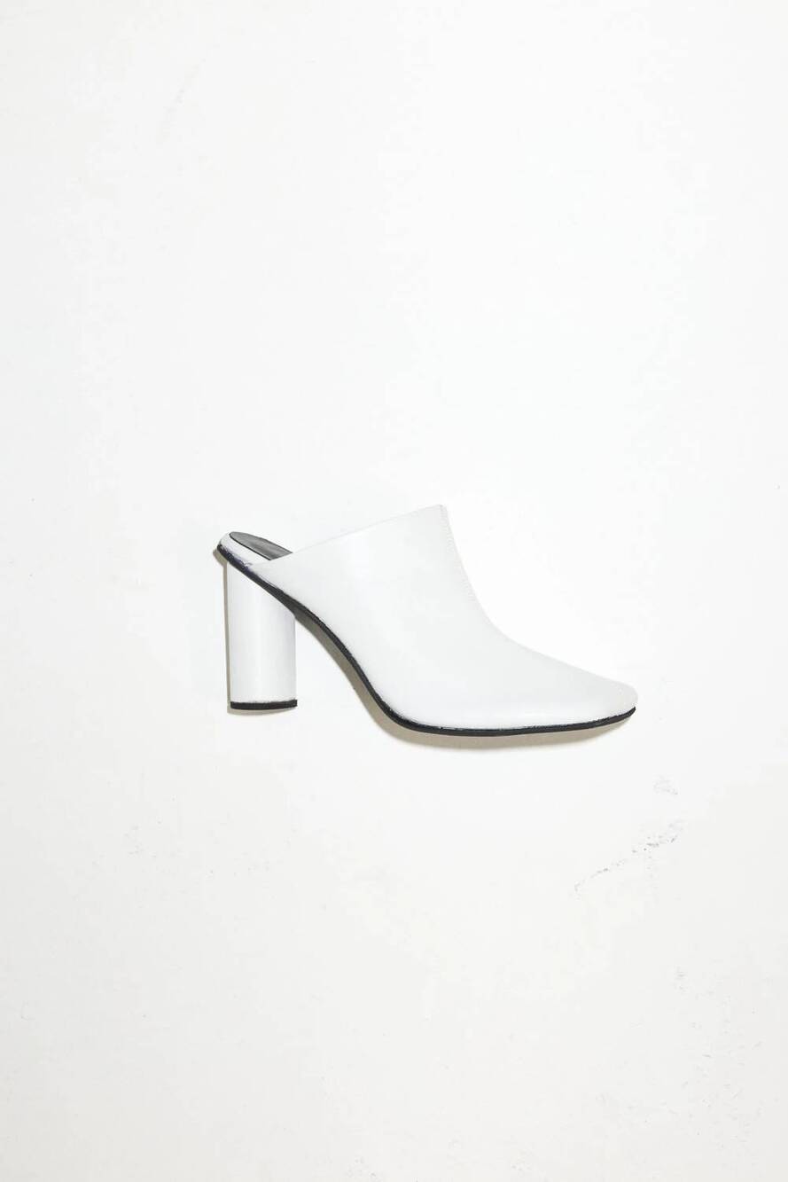 NEW DUBIE women's arco clog in off white
